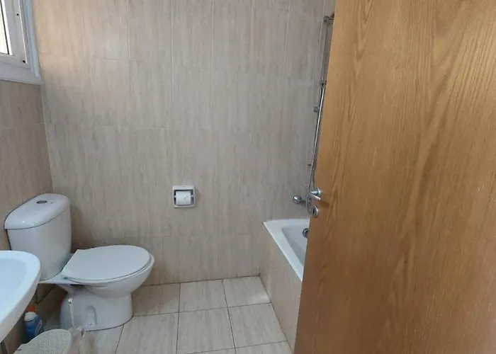 Sunny 2 Bedroom Center * Ларнака