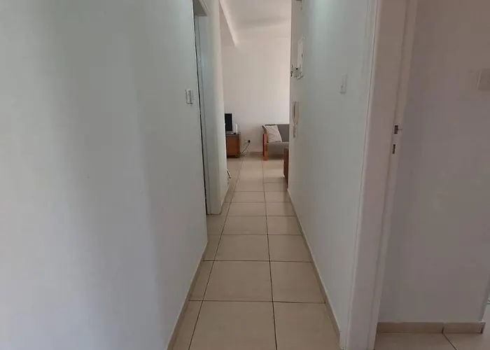 Sunny 2 Bedroom Center * Λάρνακα