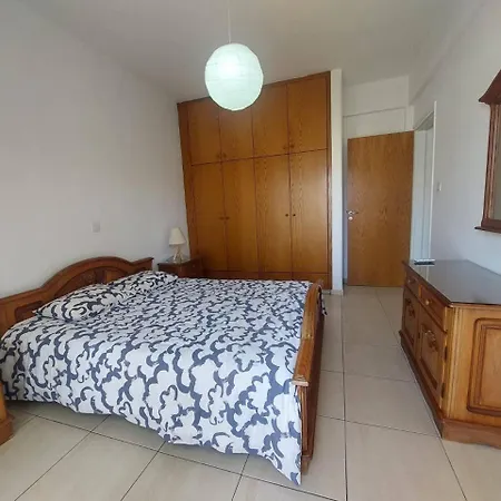 Sunny 2 Bedroom Center